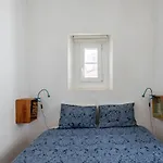 아파트 In Historical Alfama *
