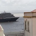 아파트 In Historical Alfama